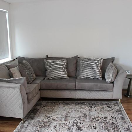 Lovely 2-Bedroom, 1 Bathroom Home, Sleeps 4 Londres Extérieur photo