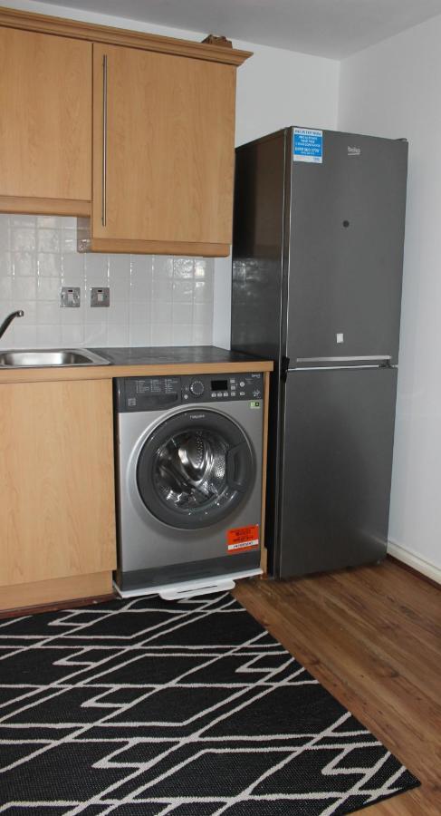 Lovely 2-Bedroom, 1 Bathroom Home, Sleeps 4 Londres Extérieur photo