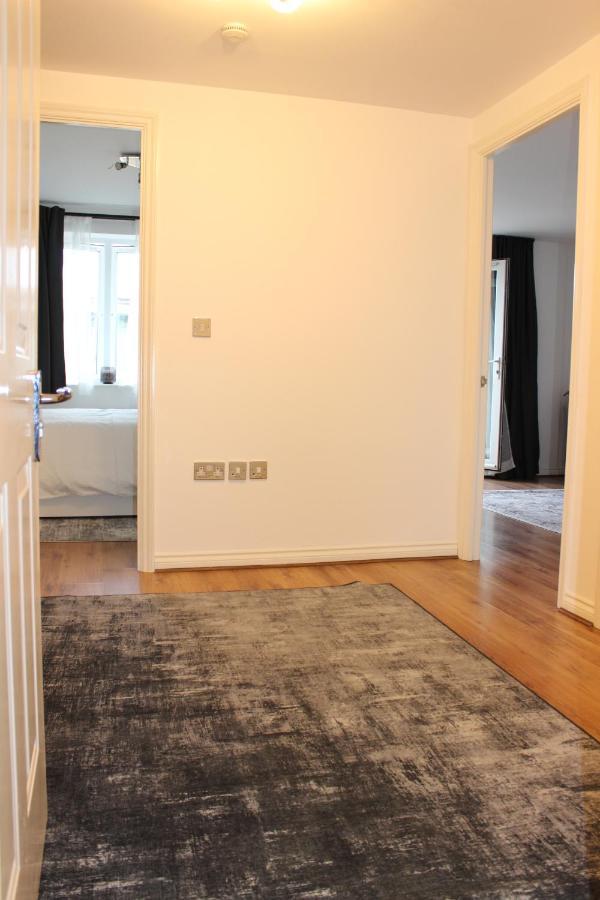 Lovely 2-Bedroom, 1 Bathroom Home, Sleeps 4 Londres Extérieur photo
